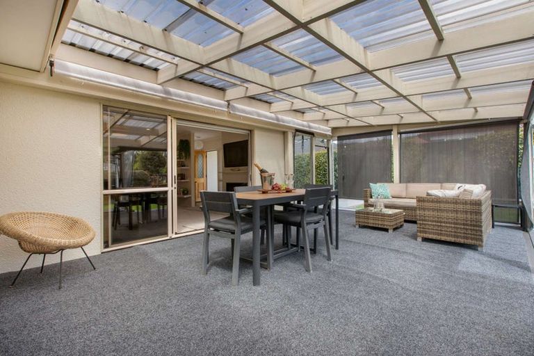 Photo of property in 10 Barraud Place, Pukehangi, Rotorua, 3015