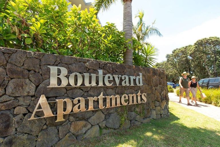 Photo of property in 18/3 Riverside Road, Orewa, 0931