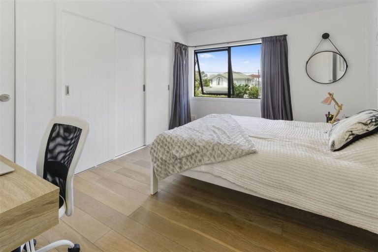 Photo of property in 11 Becroft Drive, Forrest Hill, Auckland, 0620