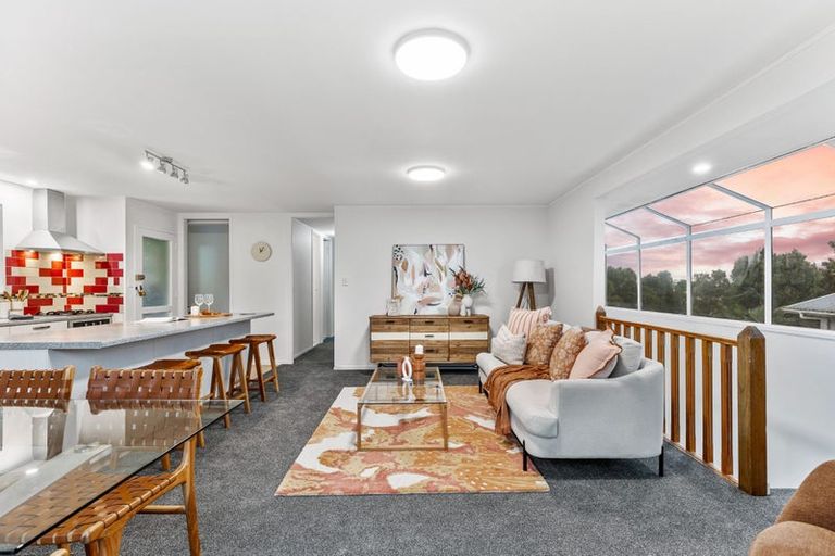 Photo of property in 10 Beauchamp Drive, Massey, Auckland, 0614