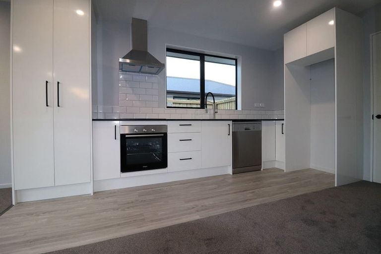 Photo of property in 4/30a Northcote Road, Northcote, Christchurch, 8052