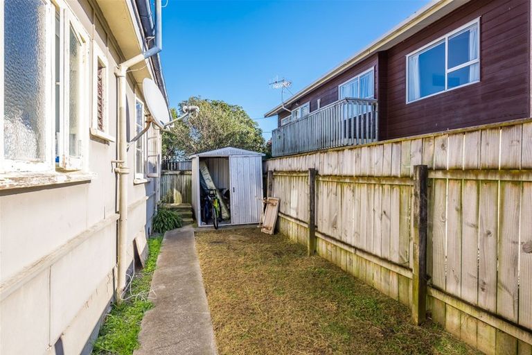 Photo of property in 17 Hurley Road, Paraparaumu Beach, Paraparaumu, 5032