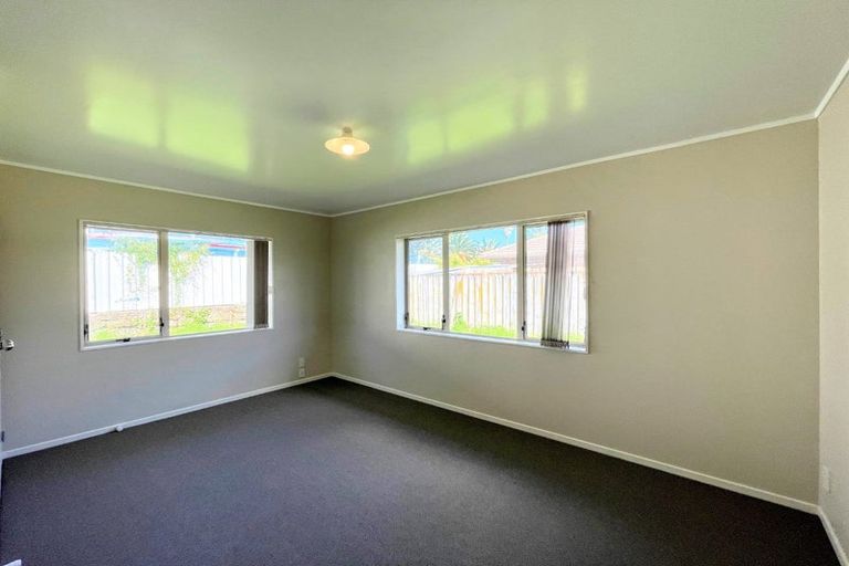 Photo of property in 16 Kamaka Road, Mangere Bridge, Auckland, 2022