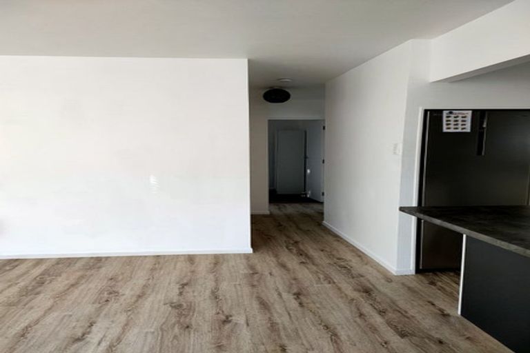 Photo of property in 19/125 Queens Drive, Lyall Bay, Wellington, 6022