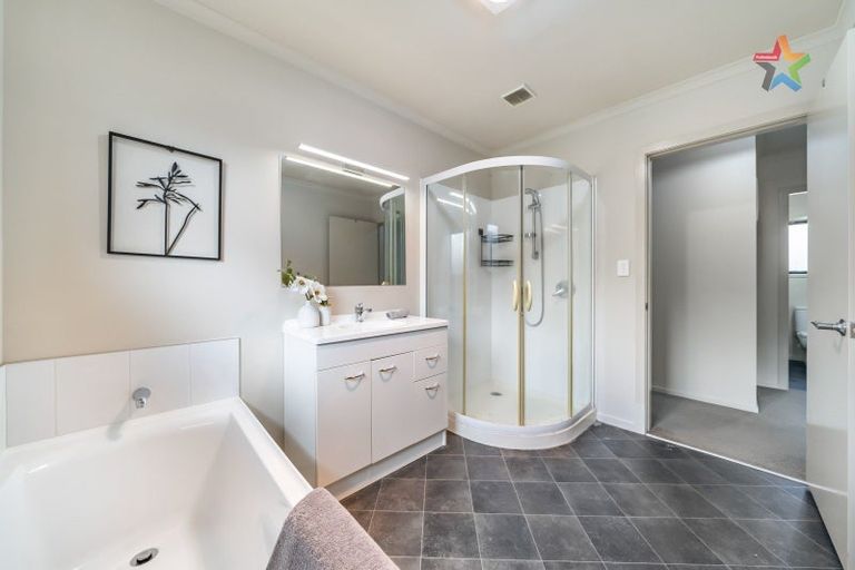 Photo of property in 14a Glen Road, Stokes Valley, Lower Hutt, 5019