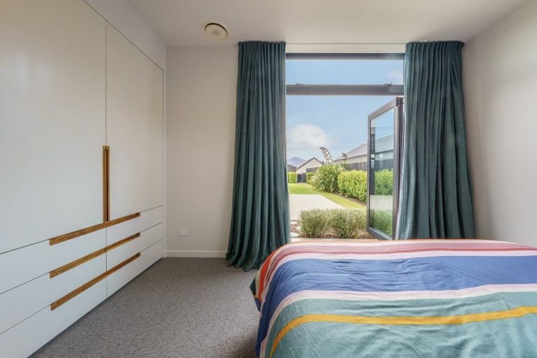 Photo of property in 3 Courthill Lane, Wanaka, 9305