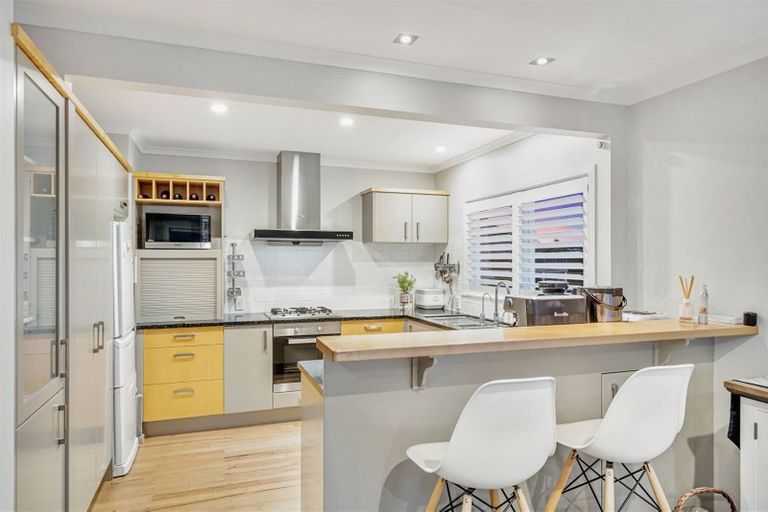 Photo of property in 31 Kowhai Road, Mairangi Bay, Auckland, 0630