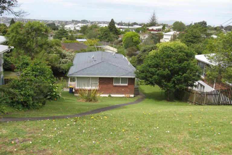 Photo of property in 2/78 Chivalry Road, Glenfield, Auckland, 0629
