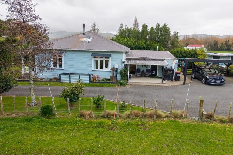 Photo of property in 1 Vogel Street, Woodville, 4920