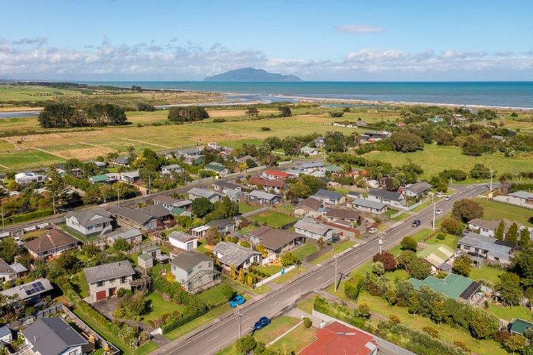 Photo of property in 97 Rangiuru Road, Otaki Beach, Otaki, 5512