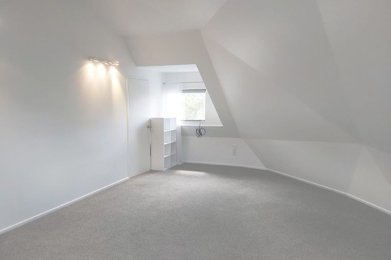 Photo of property in 41 Hewlett Road, Massey, Auckland, 0614