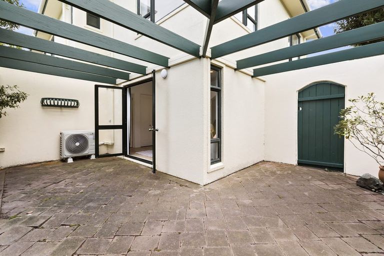 Photo of property in 3 Birkhall Grove, Strathmore Park, Wellington, 6022