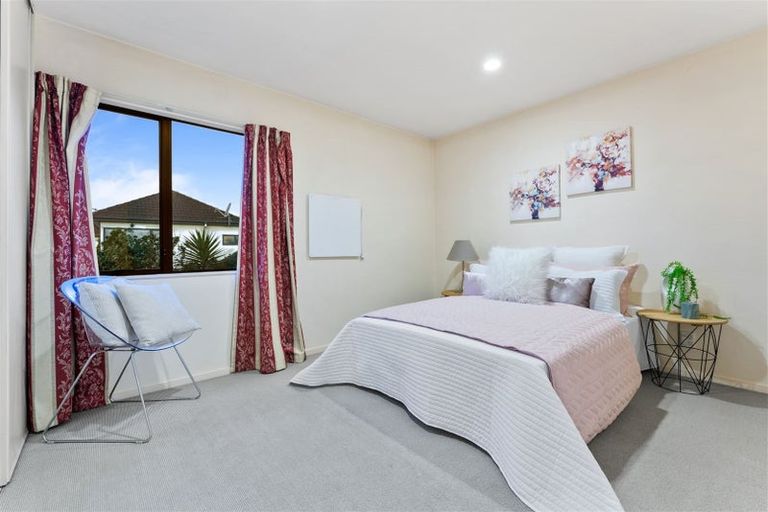 Photo of property in 43 Chieftain Rise, Goodwood Heights, Auckland, 2105
