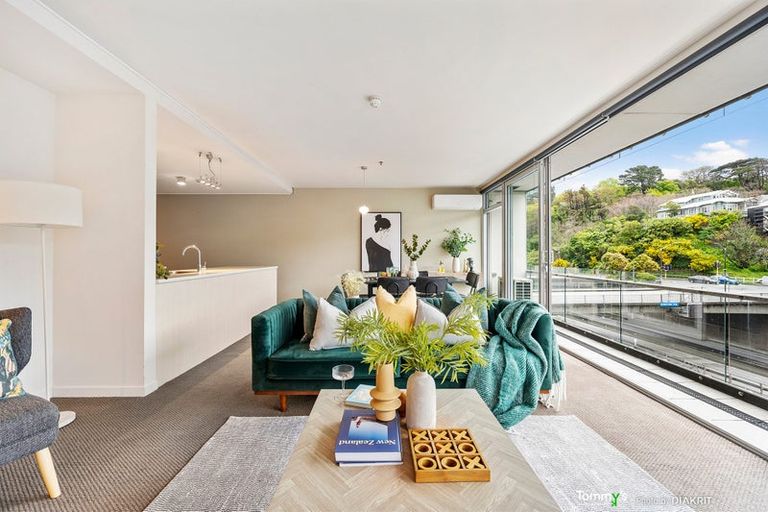 Photo of property in Montreaux Apartments, 3g/164 The Terrace, Wellington Central, Wellington, 6011