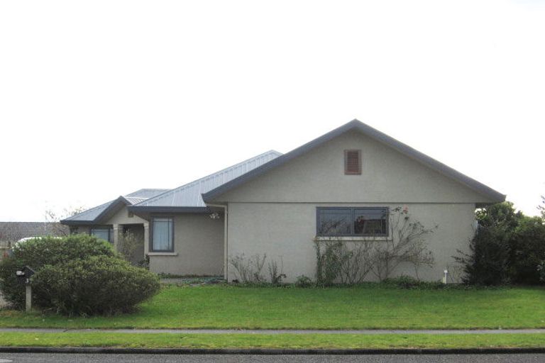 Photo of property in 37 Raleigh Avenue, Fairview Downs, Hamilton, 3214