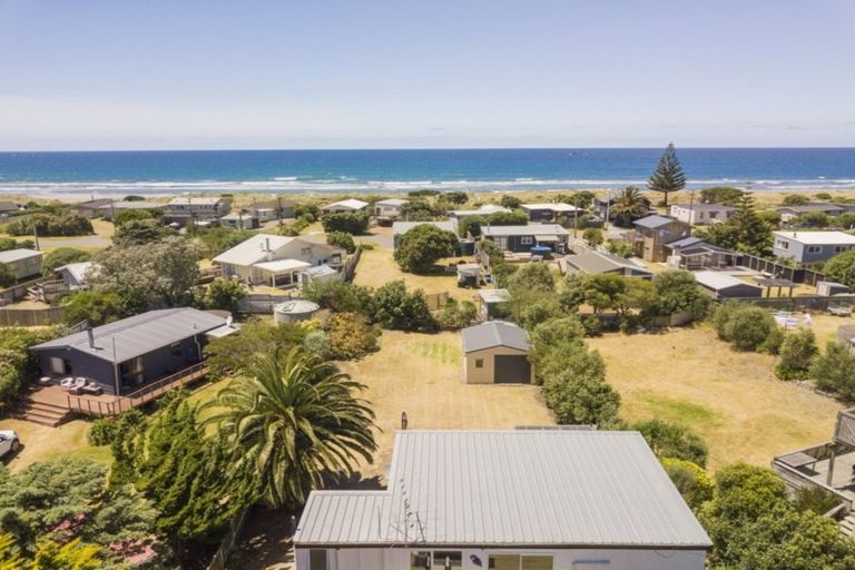 Photo of property in 57 Pinedale Crescent, Riversdale Beach, Masterton, 5872