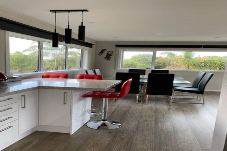 Photo of property in 105 Sandspit Road, Shelly Park, Auckland, 2014