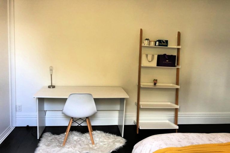 Photo of property in 15 Park Street, Thorndon, Wellington, 6011