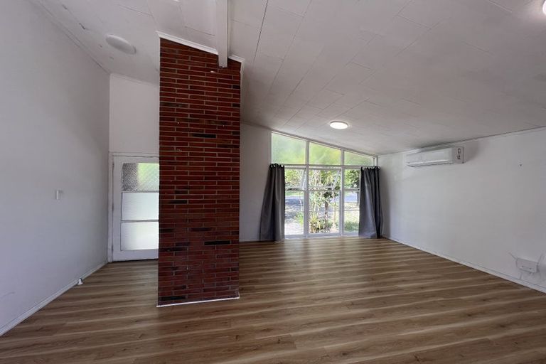 Photo of property in 11 Autumn Avenue, Glen Eden, Auckland, 0602