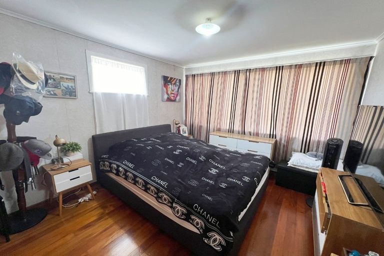 Photo of property in 41 St Leonards Road, Kelston, Auckland, 0602