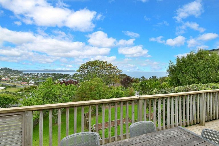 Photo of property in 10 Totara Road, Stanmore Bay, Whangaparaoa, 0932