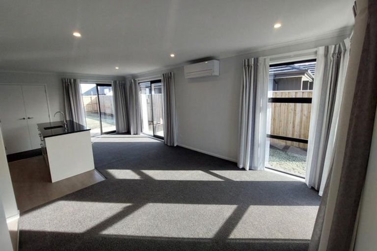 Photo of property in 88 Broadway Parade, Rolleston, 7615