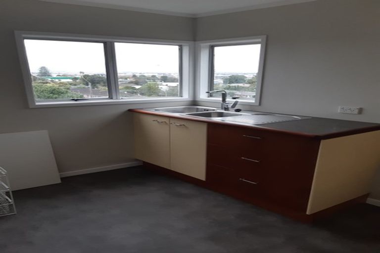 Photo of property in 12 Ruawai Road, Mount Wellington, Auckland, 1060