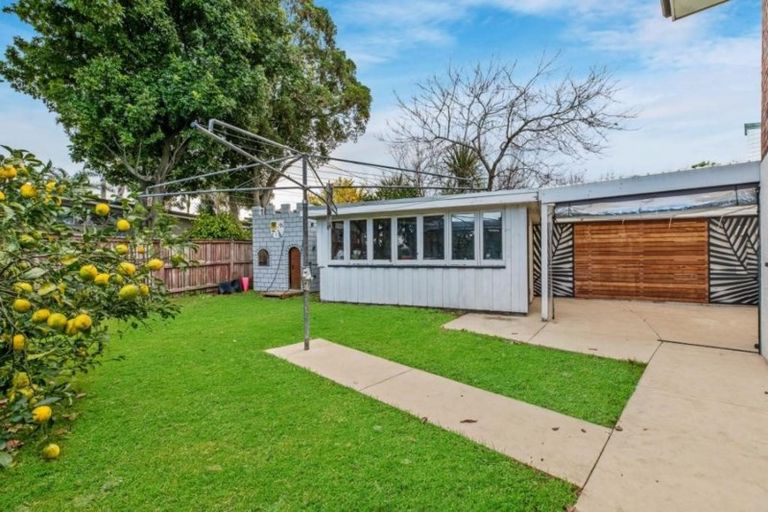 Photo of property in 1 Bushlands Place, Opaheke, Papakura, 2113