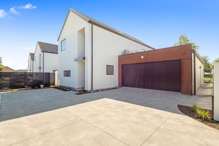 Photo of property in 10 Saint James Place, Rangiora, 7400