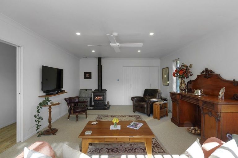 Photo of property in 10 Devon Crescent, Darfield, 7510