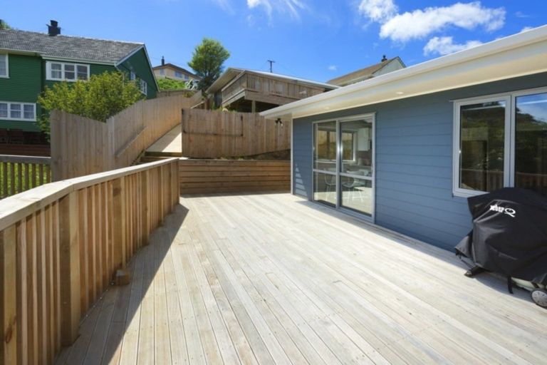 Photo of property in 17a Gloucester Street, Cannons Creek, Porirua, 5024