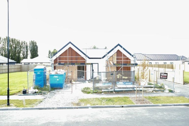 Photo of property in 52 Matamoe Drive, Halswell, 8025