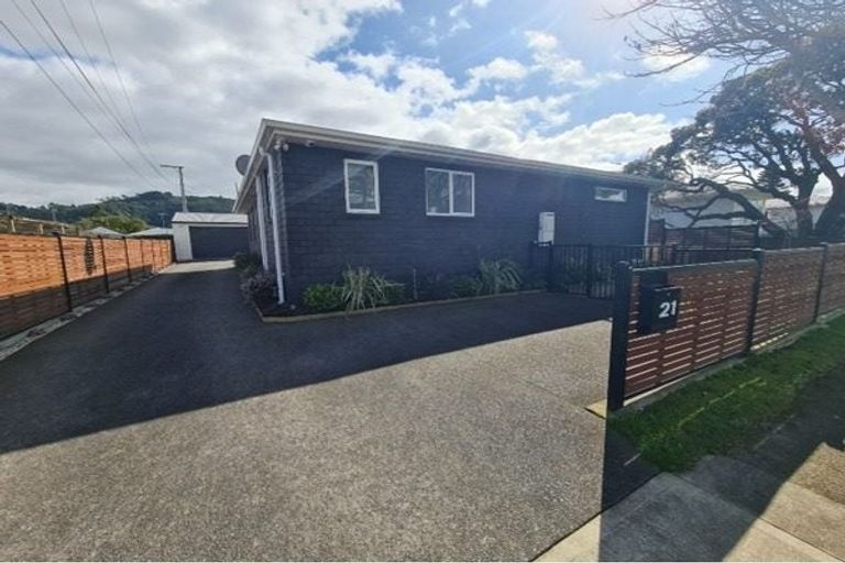 Photo of property in 21 Foster Street, Taita, Lower Hutt, 5011