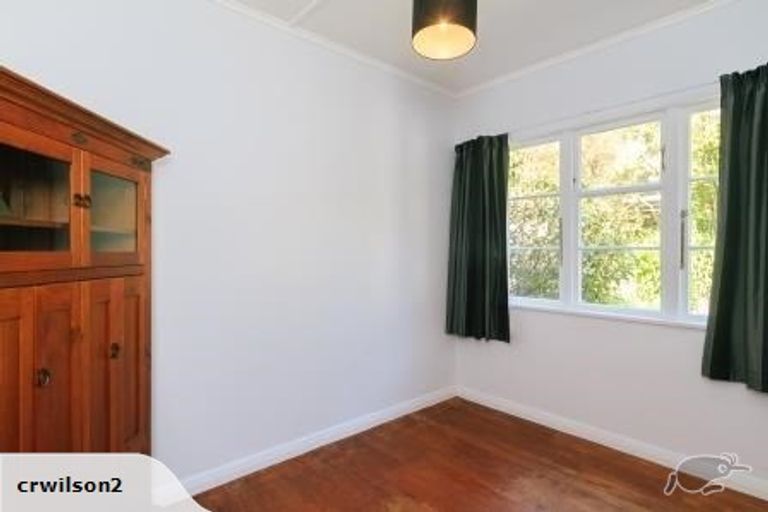Photo of property in 84 Norton Park Grove, Waterloo, Lower Hutt, 5011