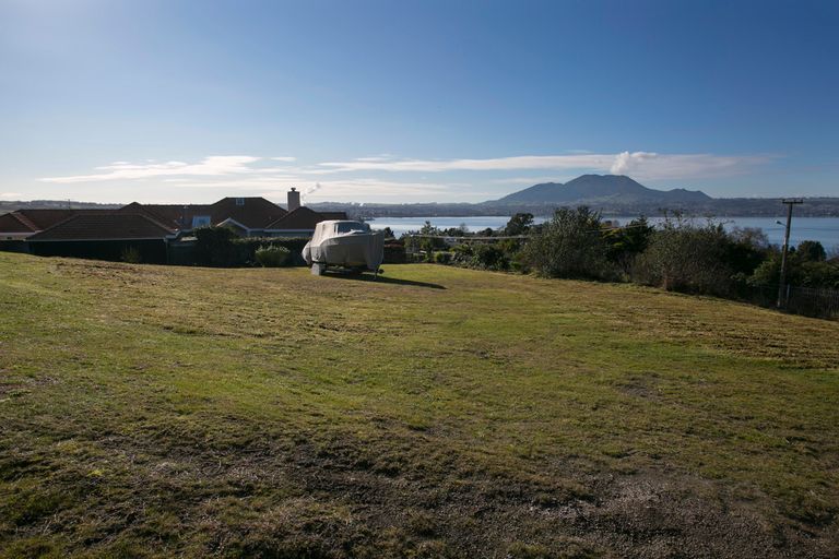 Photo of property in 16 Mapara Road, Acacia Bay, Taupo, 3385