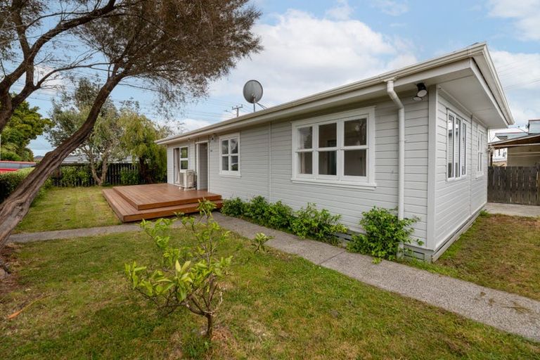 Photo of property in 1/74 Forest Hill Road, Henderson, Auckland, 0612