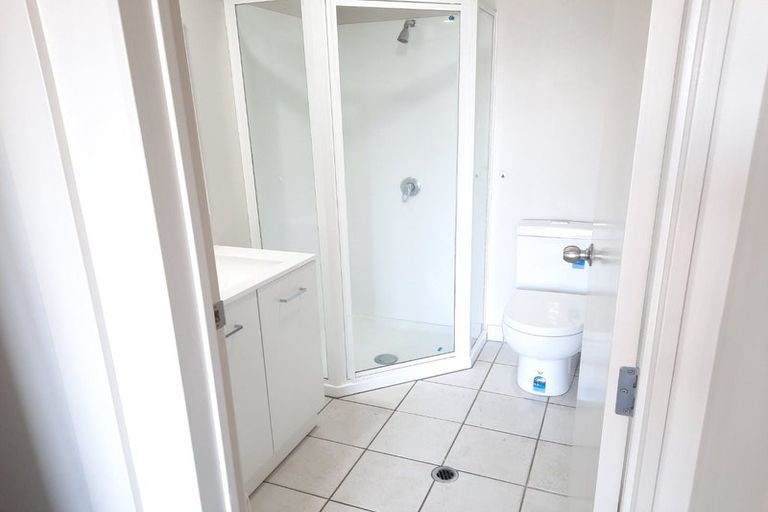 Photo of property in 3r/10 Crown Lynn Place, New Lynn, Auckland, 0600