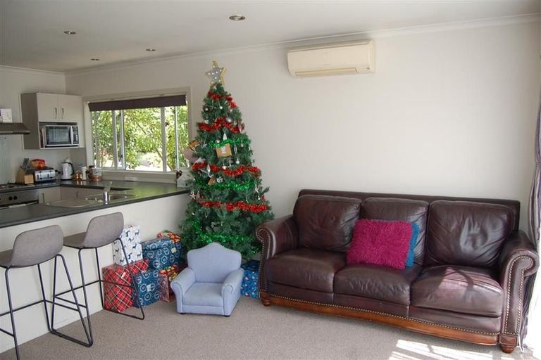 Photo of property in 16 Guildford Street, Tamatea, Napier, 4112