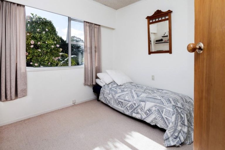 Photo of property in 17 Tanglewood Place, Cockle Bay, Auckland, 2014