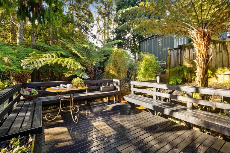 Photo of property in 2/113 Daffodil Street, Titirangi, Auckland, 0604