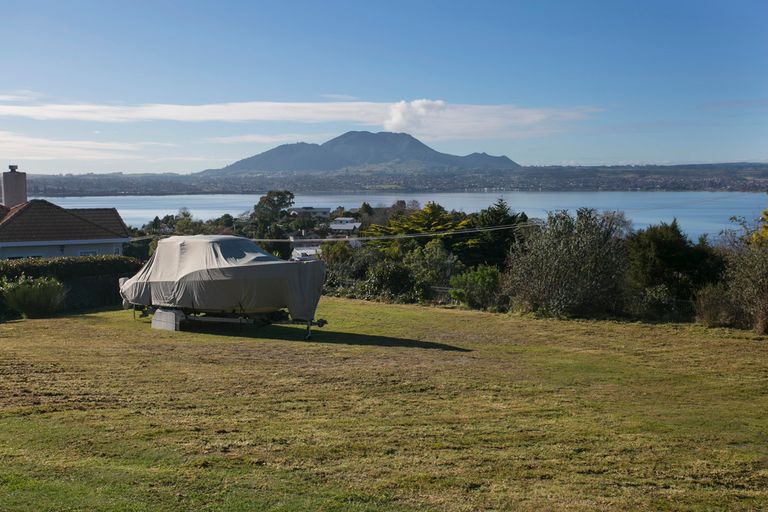 Photo of property in 16 Mapara Road, Acacia Bay, Taupo, 3385