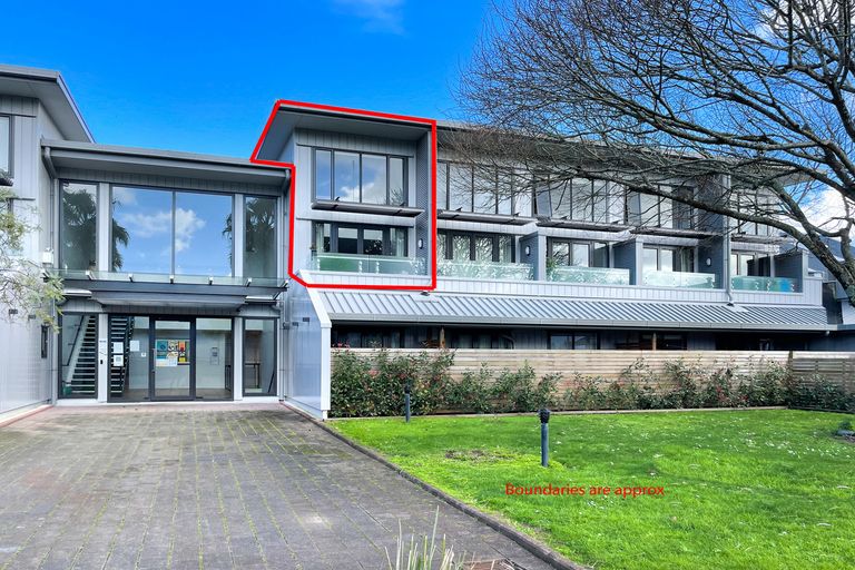 Photo of property in 25b/30 Westward Ho, Glen Eden, Auckland, 0602