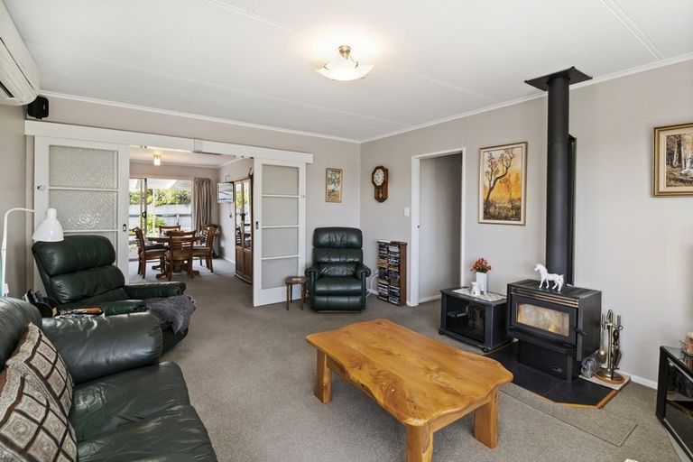 Photo of property in 12 Heather Street, Levin, 5510