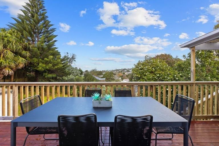 Photo of property in 2 Dunraven Place, Torbay, Auckland, 0630