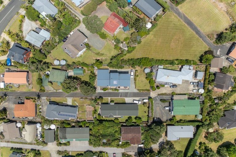 Photo of property in 43 Stratford Drive, Cable Bay, 0420