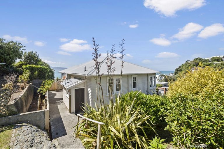 Photo of property in 4 Beach Street, Island Bay, Wellington, 6023