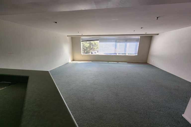 Photo of property in 10/15 Clearwater Cove, West Harbour, Auckland, 0618