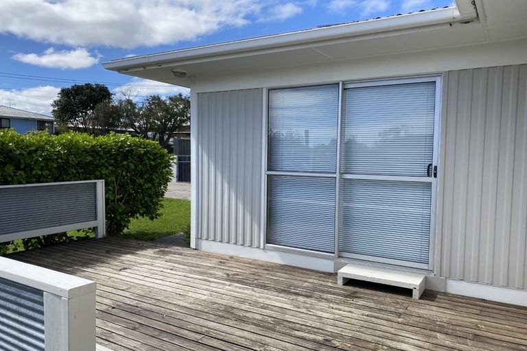 Photo of property in 17 Ellen Street, Manurewa East, Auckland, 2102
