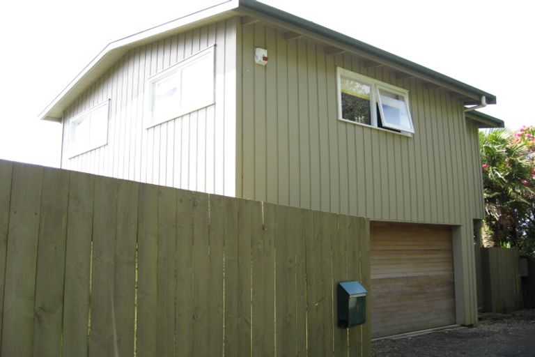 Photo of property in 7 Brabant Road, Waiatarua, Auckland, 0612