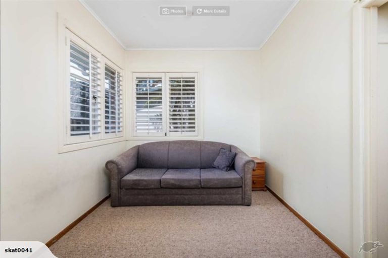 Photo of property in 9 Paton Avenue, Te Atatu South, Auckland, 0610